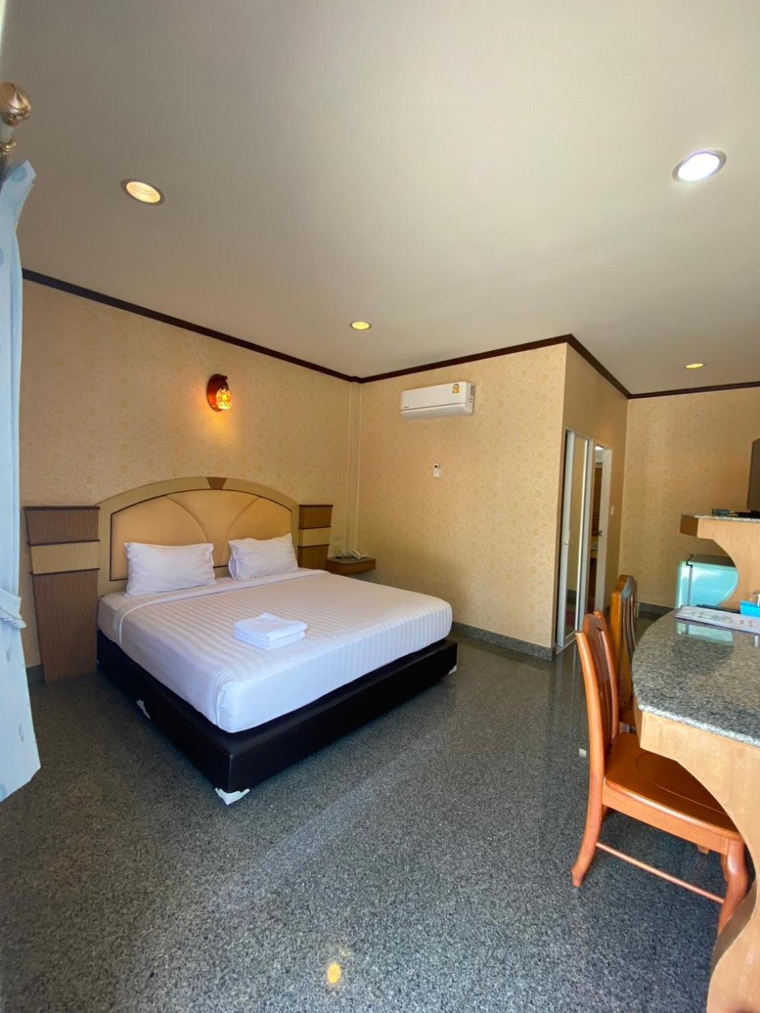 Soda Resort Kamphaeng Phet Exteriör bild
