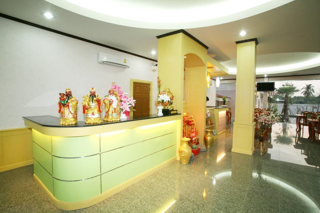 Soda Resort Kamphaeng Phet Exteriör bild