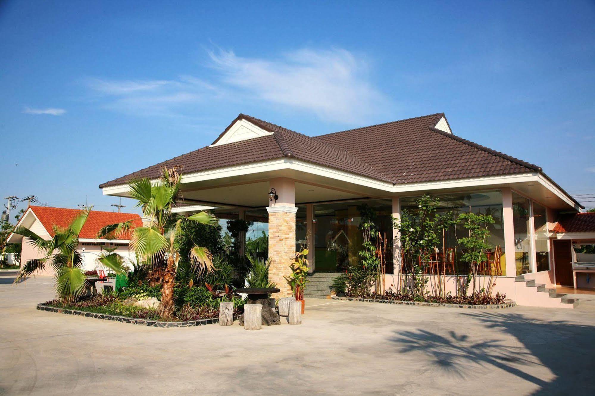 Soda Resort Kamphaeng Phet Exteriör bild