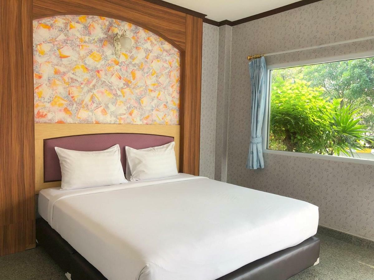 Soda Resort Kamphaeng Phet Exteriör bild